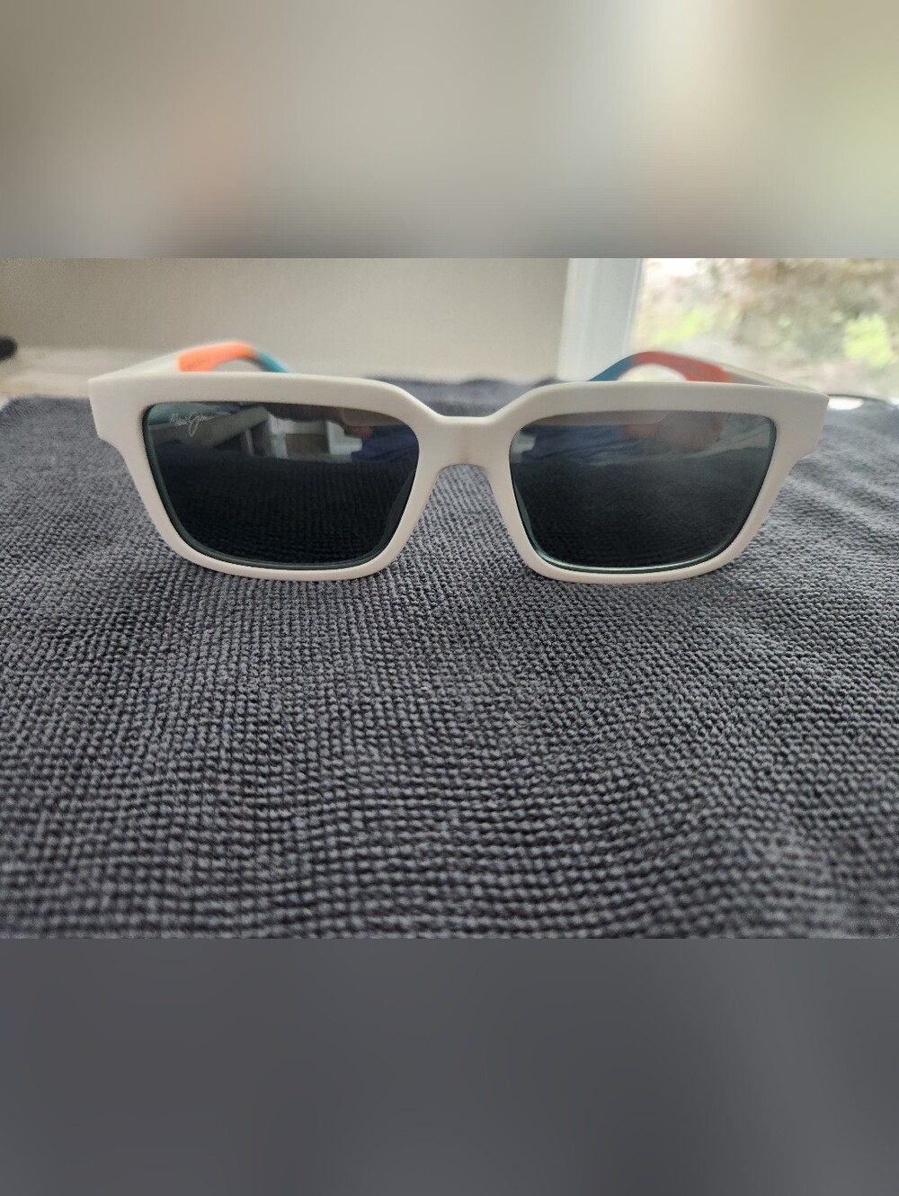 Maui Jim White Rectangular Sunglasses with Dark Lenses